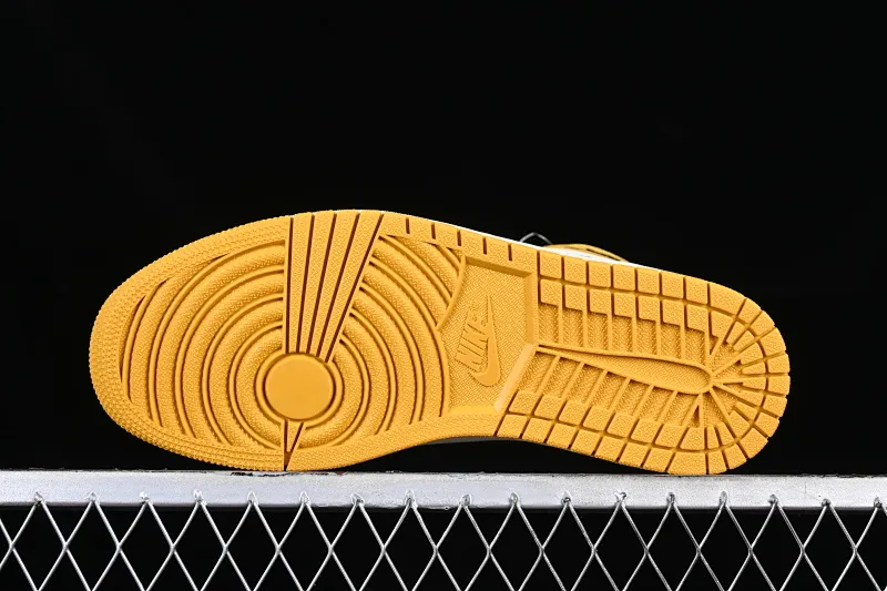 All categories Air Jordan Jordan series basketball shoes Air Jordan 1 High Air Jordan 1 High OG "Yellow Ocher" AJ1 Joe 1 earthy yellow high-top basketball shoes DZ5485-701